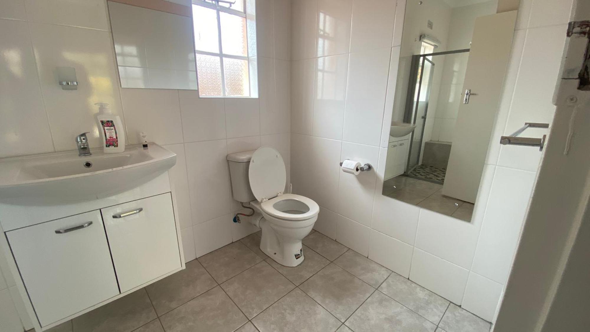 Lynns Guest House Булавайо Екстериор снимка